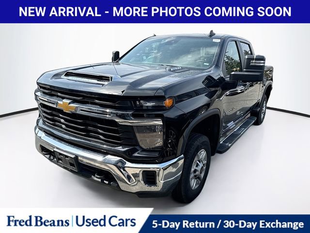 Used 2024 Chevrolet Silverado 2500 LT image 2
