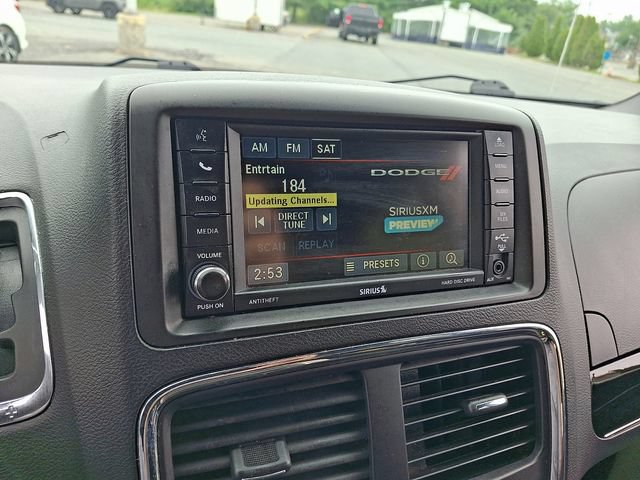 Used 2016 Dodge Grand Caravan SXT FWD image 18