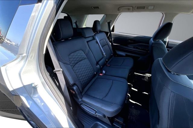 Certified 2024 Nissan Pathfinder SV FWD image 24