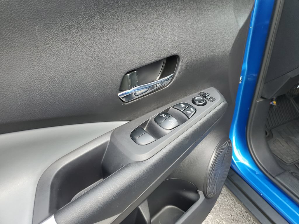 Certified 2023 Nissan Kicks SR w/ SR Premium Package FWD image 19