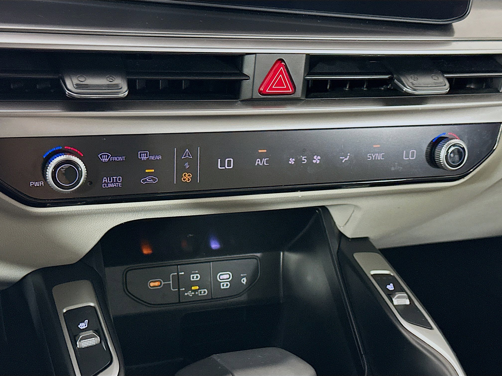 Used 2025 Kia Sorento EX image 24