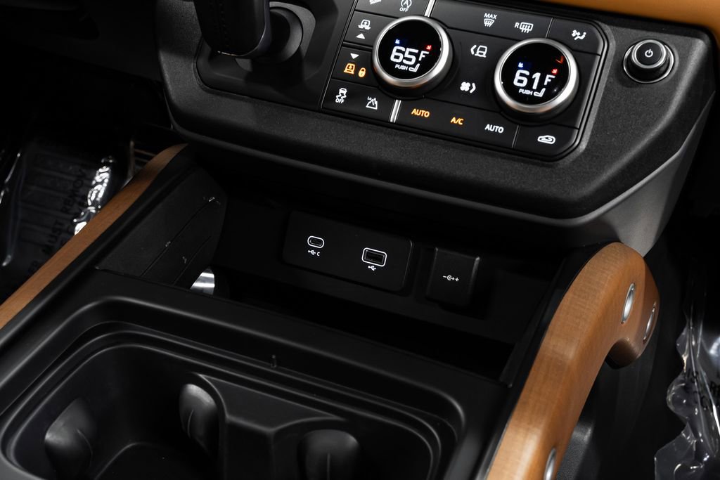 Used 2023 Land Rover Defender 110 X image 29