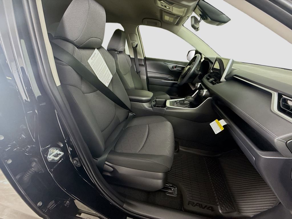 New 2025 Toyota RAV4 XLE image 18