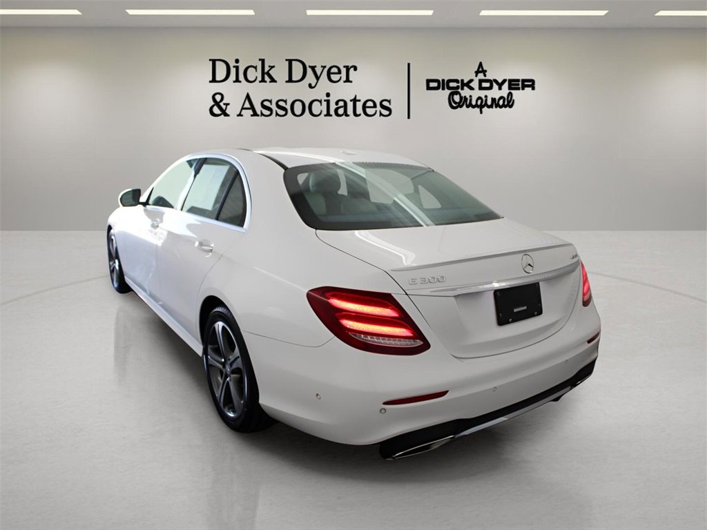 Used 2017 Mercedes-Benz E 300 4MATIC image 4