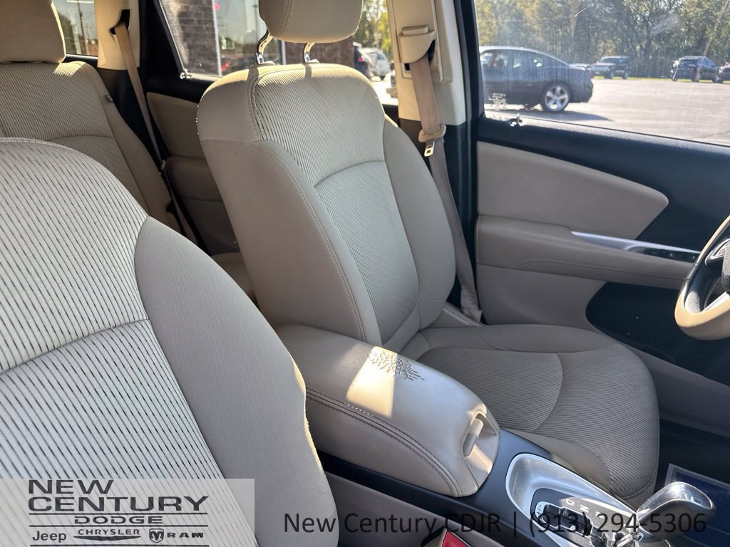 Used 2016 Dodge Journey SXT w/ Comfort/Convenience Group FWD image 17