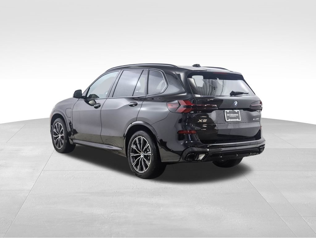 New 2026 BMW X5 xDrive50e image 3