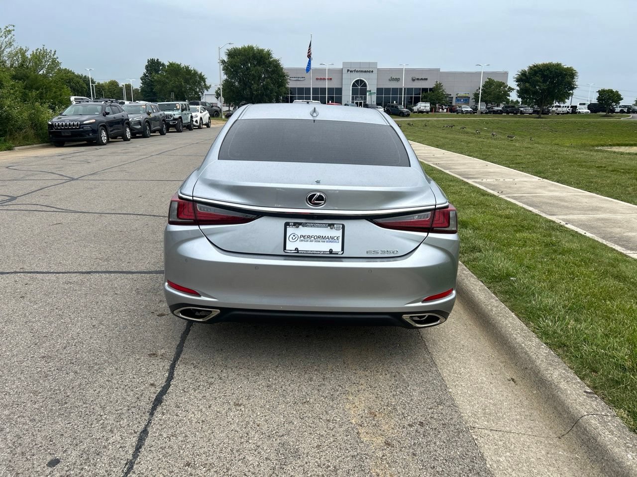 Used 2022 Lexus ES 350 w/ Premium Package FWD image 5