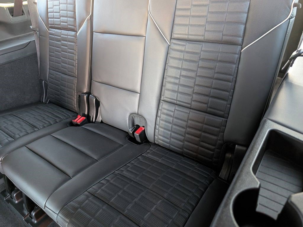 Certified 2023 Cadillac Escalade ESV Sport Platinum image 16