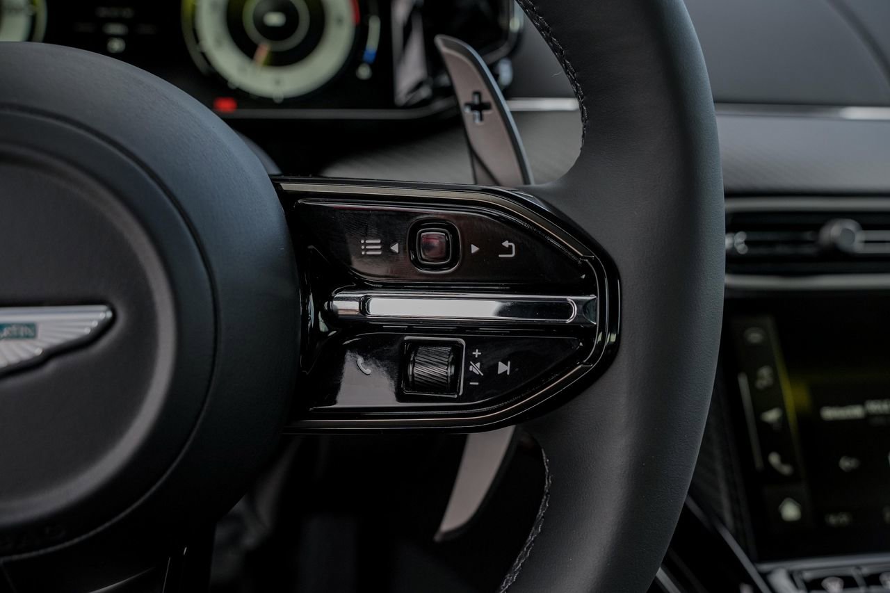 New 2026 Aston Martin V8 Vantage Roadster image 24