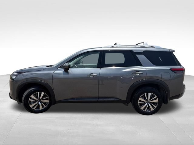 Certified 2025 Nissan Pathfinder SL w/ Cargo Package AWD/4WD image 4