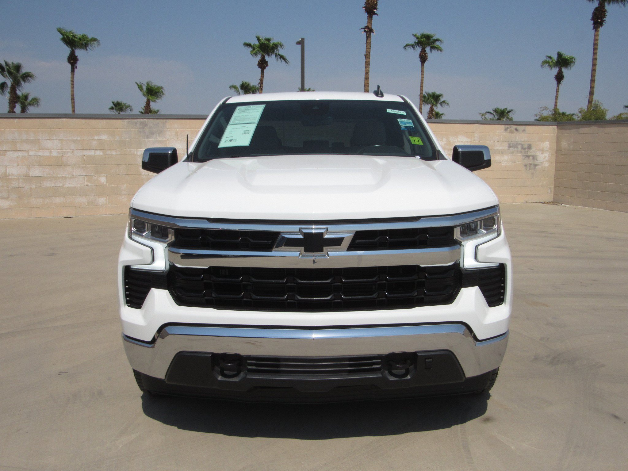 Used 2022 Chevrolet Silverado 1500 LT w/ Z71 Off-Road Package AWD/4WD image 3
