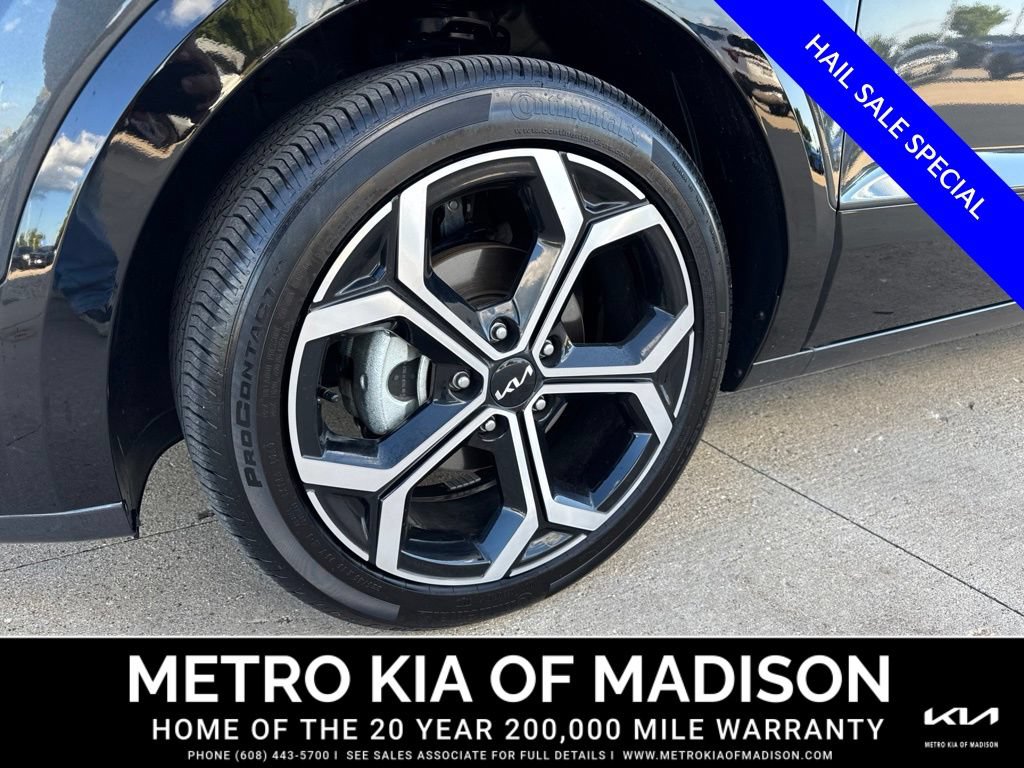 Used 2025 Kia Niro EX Touring FWD image 9