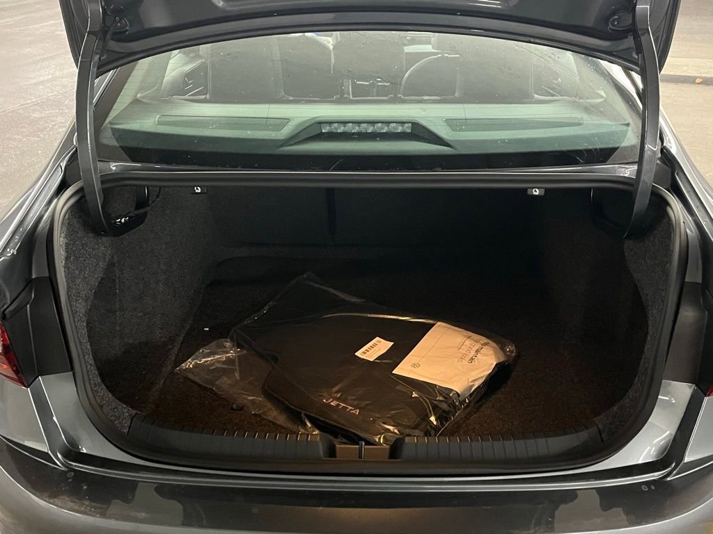 New 2026 Volkswagen Jetta SE FWD image 35