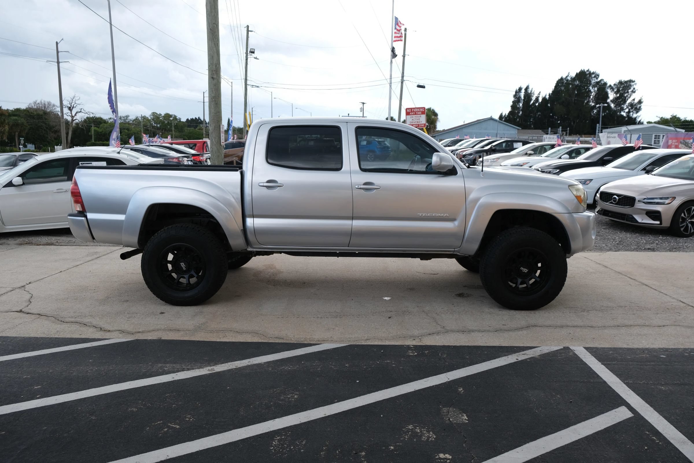 Used 2007 Toyota Tacoma PreRunner w/ TRD Sport Pkg #1 RWD image 4