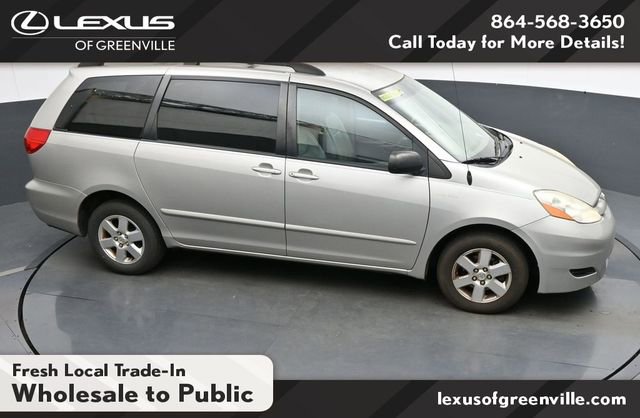 Used 2010 Toyota Sienna LE image 19