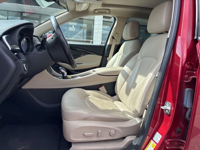 Used 2018 Buick Envision Essence FWD image 16