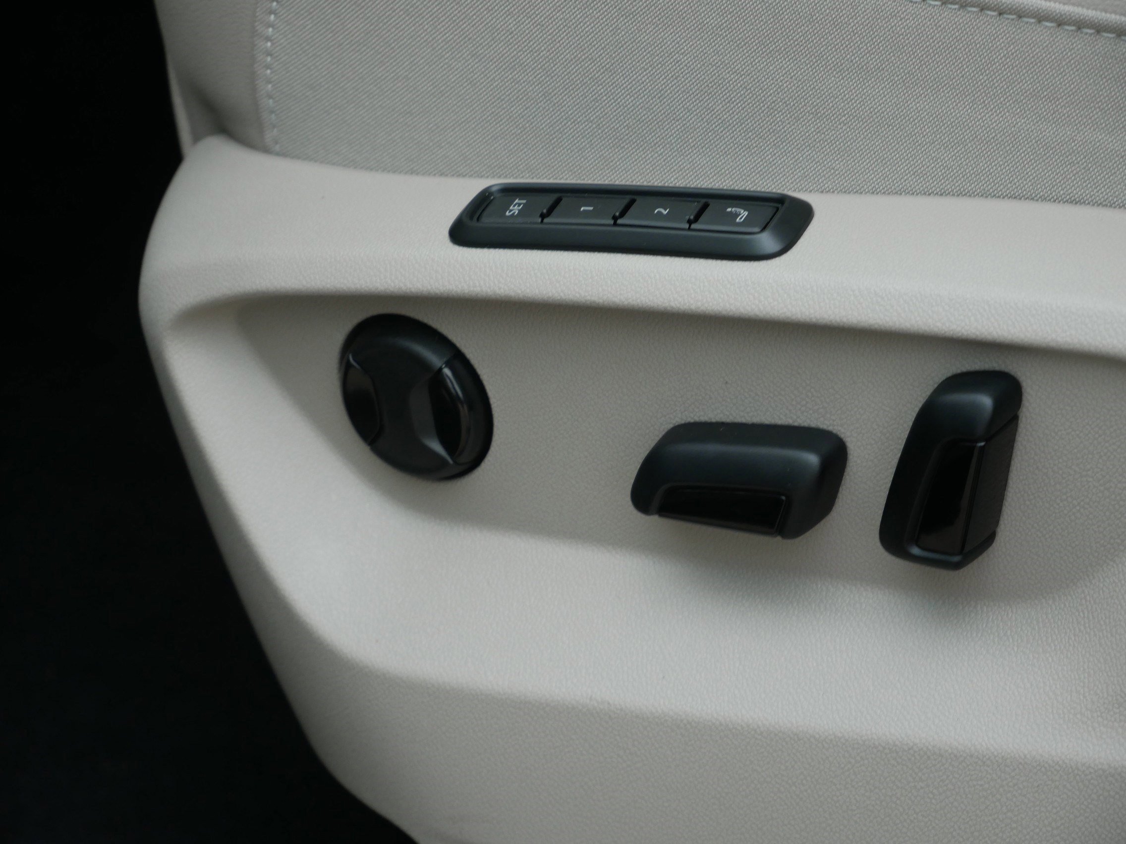 New 2026 Volkswagen Atlas SEL Premium R-Line image 4