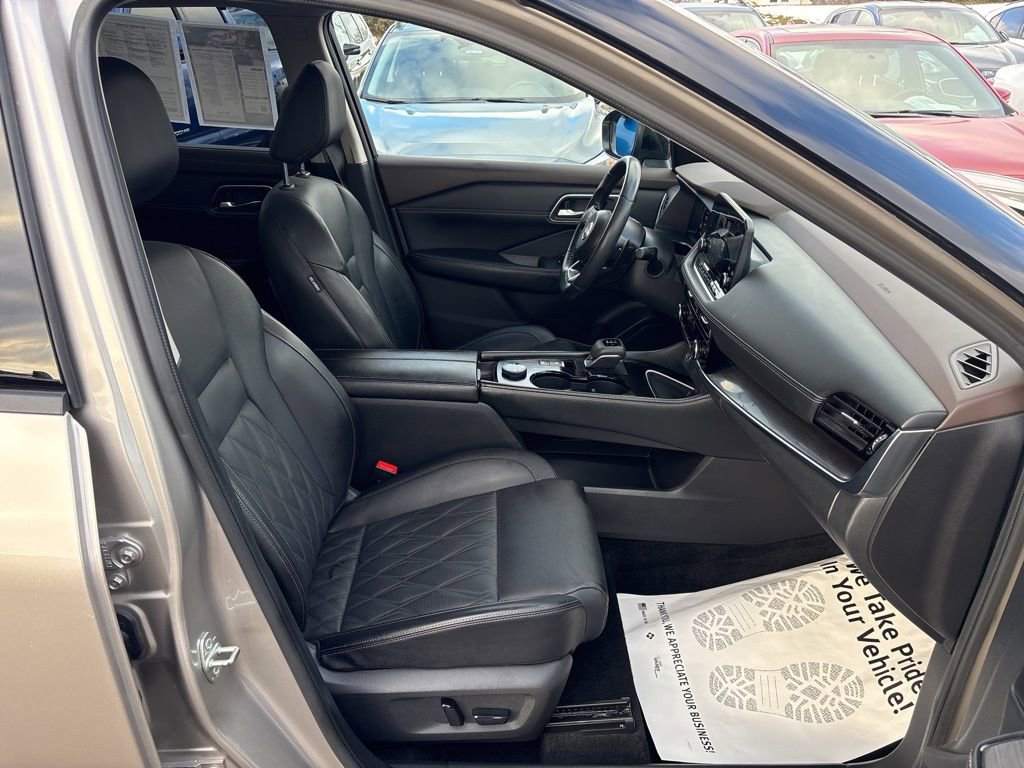 Used 2023 Nissan Rogue Platinum w/ Platinum Premium Package image 10