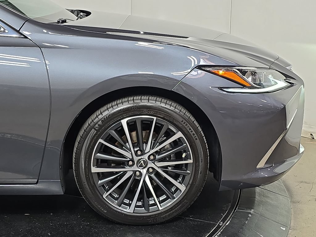 Used 2025 Lexus ES 350 w/ Premium Package FWD image 11