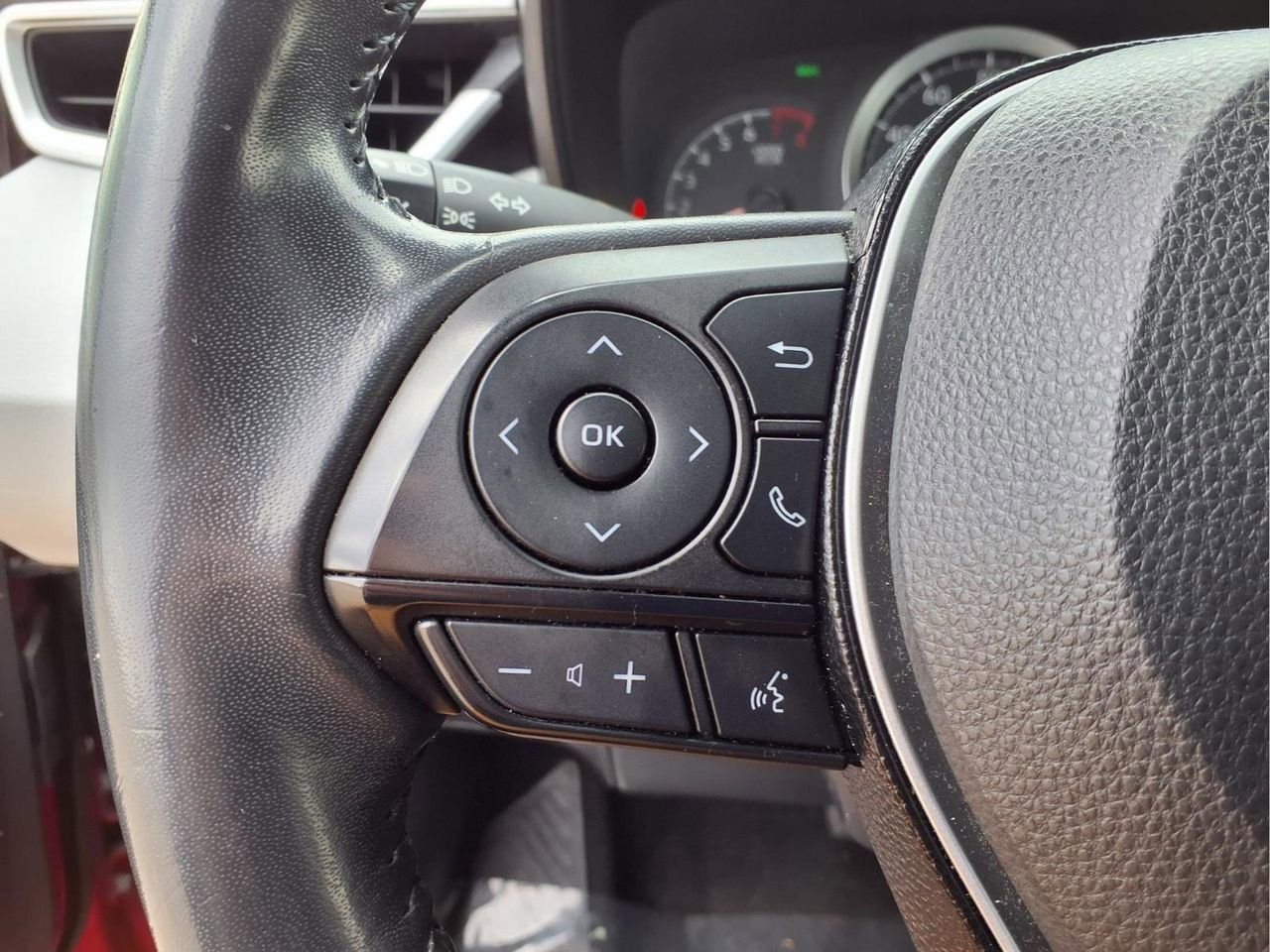 Used 2020 Toyota Corolla SE w/ SE Premium Package image 24