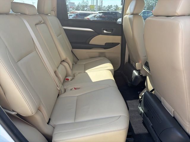 Used 2017 Toyota Highlander XLE image 15