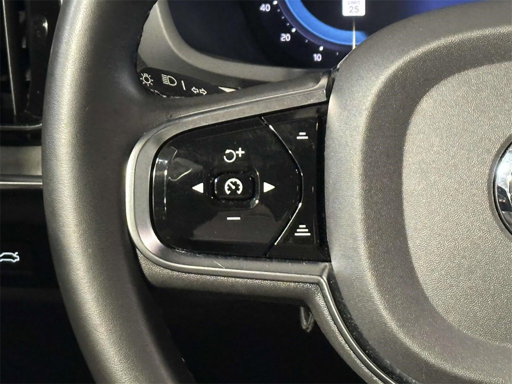 Used 2024 Volvo V60 B5 Cross Country Ultimate image 23