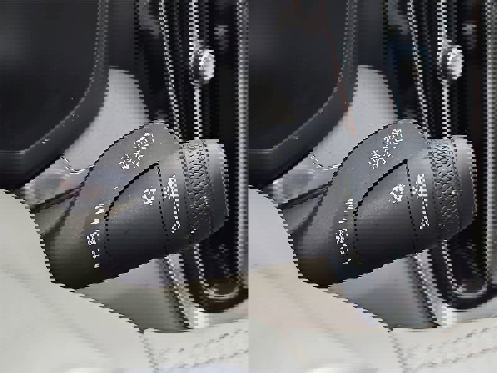 Used 2021 Volvo V60 T5 Cross Country image 27