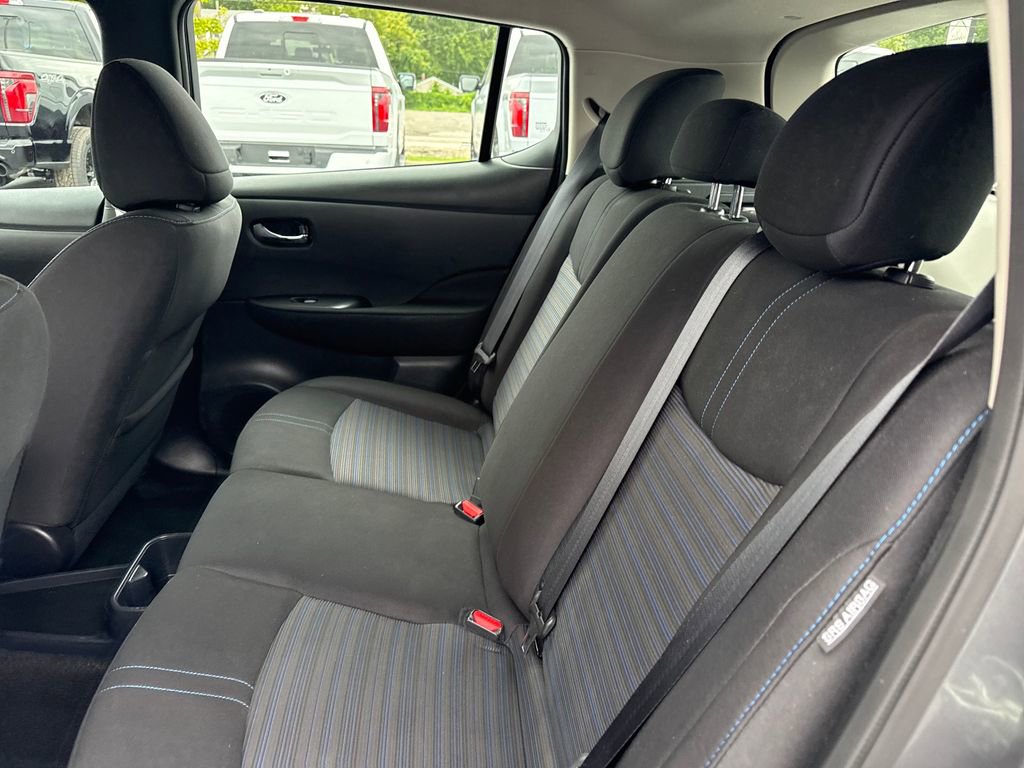 Used 2023 Nissan Leaf S image 14