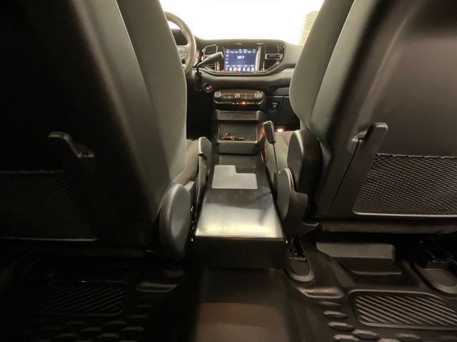 Used 2025 Dodge Durango AWD image 26
