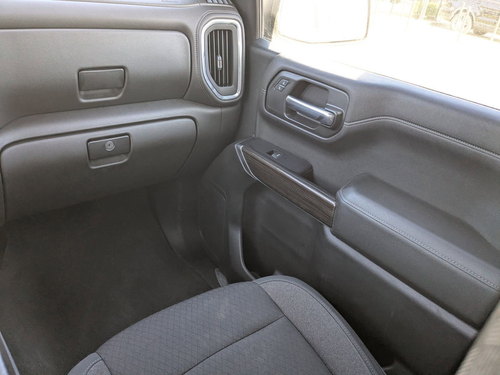 Used 2019 Chevrolet Silverado 1500 LT w/ All-Star Edition image 17