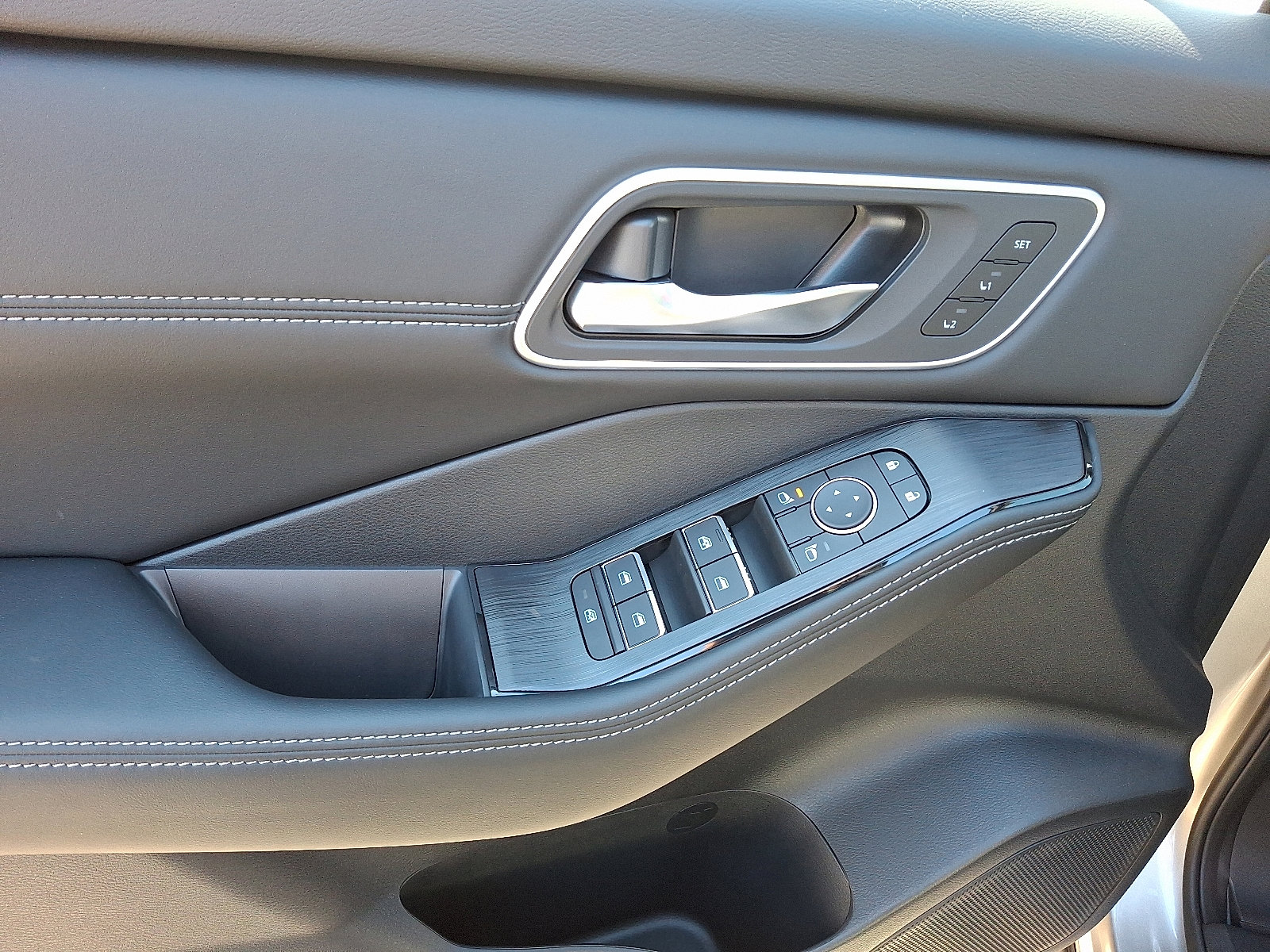 New 2026 Nissan Rogue Platinum w/ Platinum Premium Package image 5