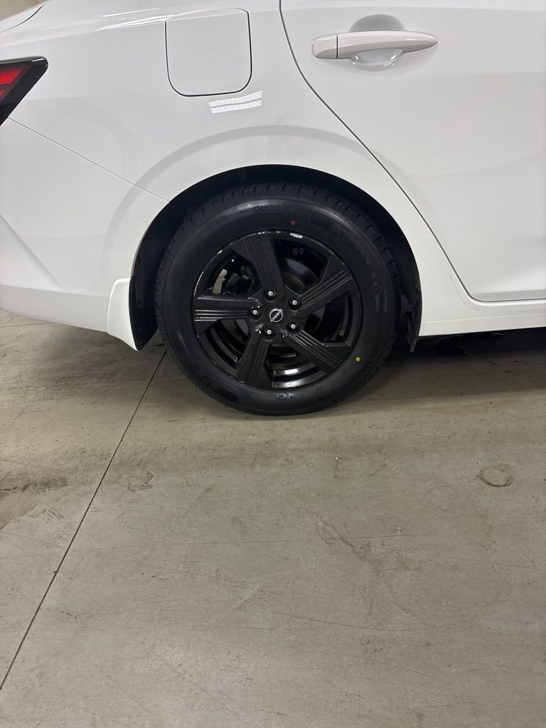 Used 2024 Nissan Sentra SV image 32
