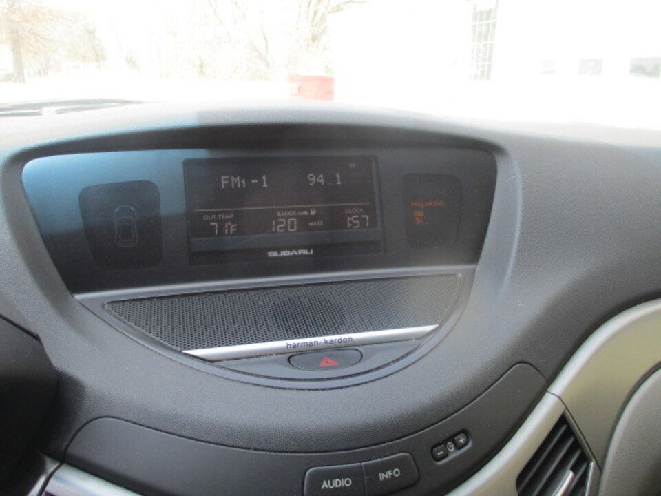 Used 2013 Subaru Tribeca Limited image 32