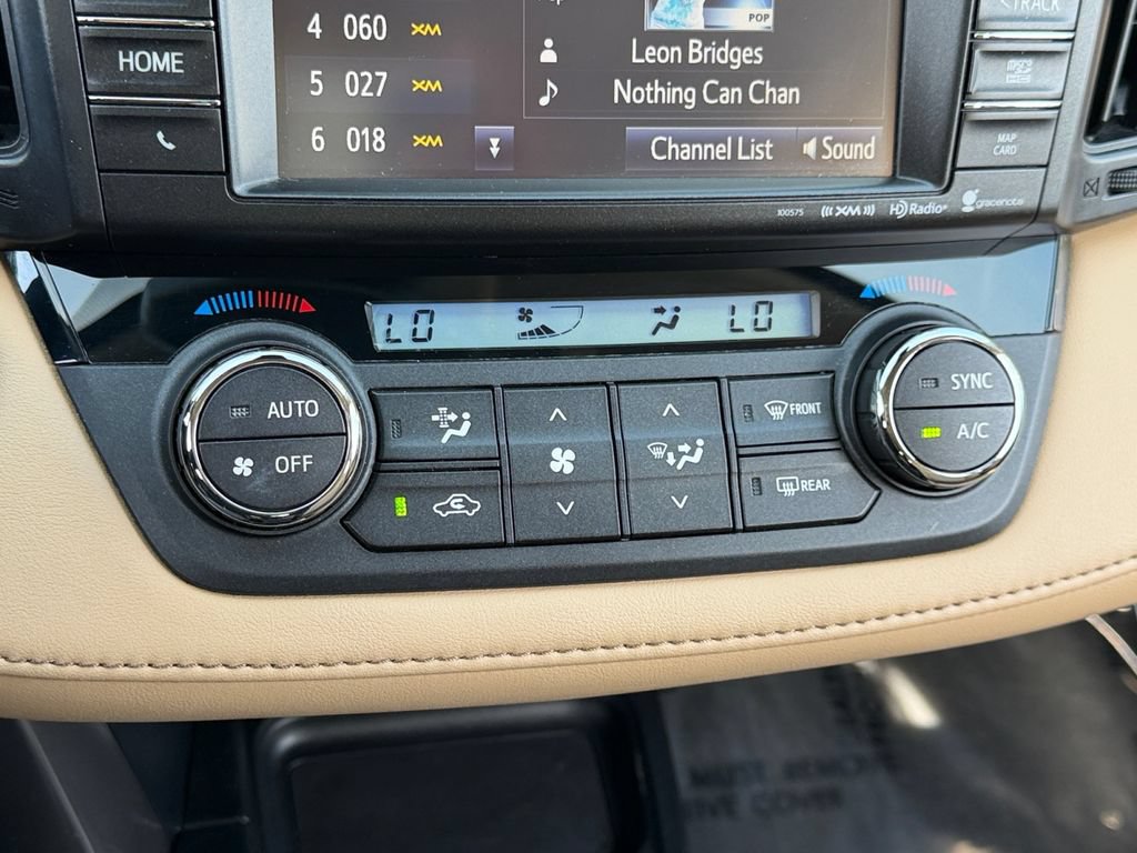 Used 2018 Toyota RAV4 Limited AWD/4WD image 22