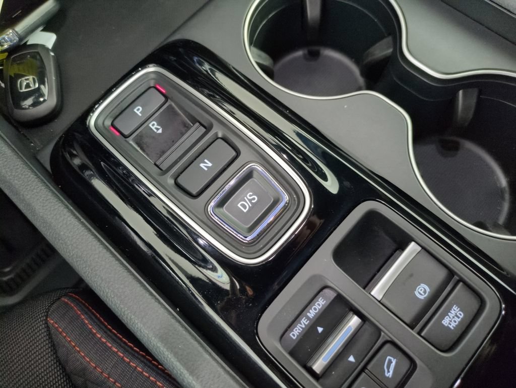Used 2025 Honda Pilot Sport image 22