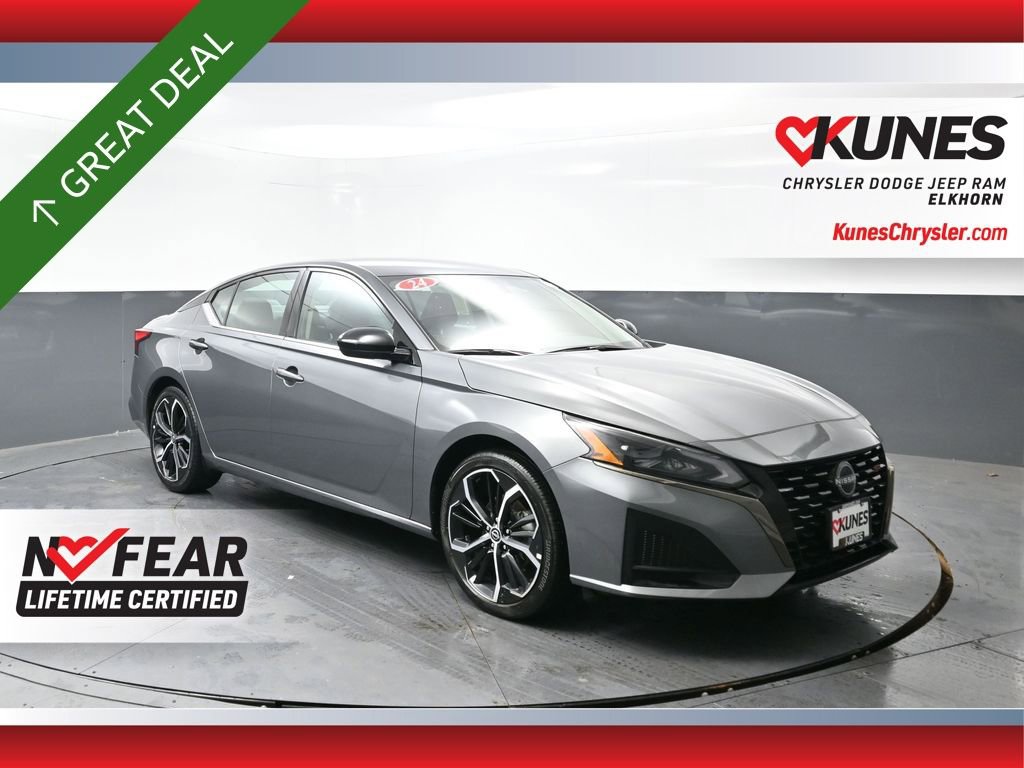 Used 2024 Nissan Altima 2.5 SR image 1