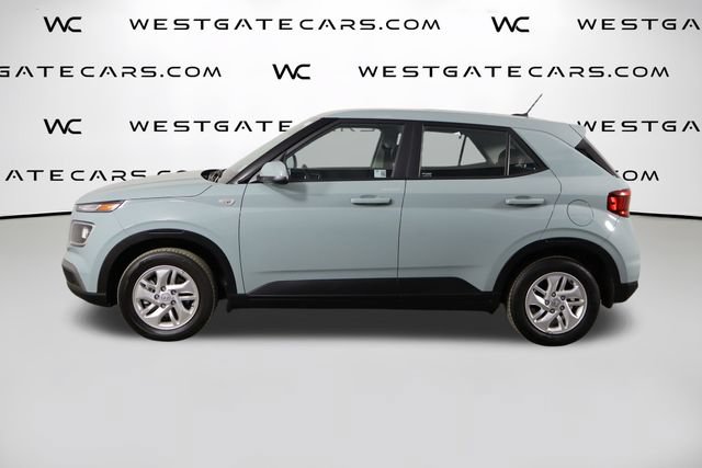 Used 2025 Hyundai Venue SE FWD image 5
