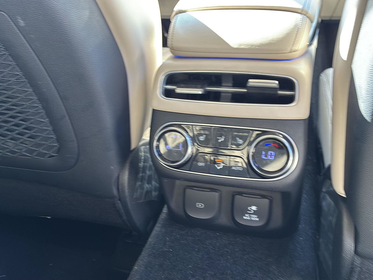 Used 2022 Genesis GV70 3.5T Sport w/ Sport Prestige Package AWD/4WD image 19