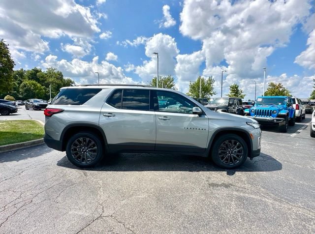 Used 2023 Chevrolet Traverse RS FWD image 16