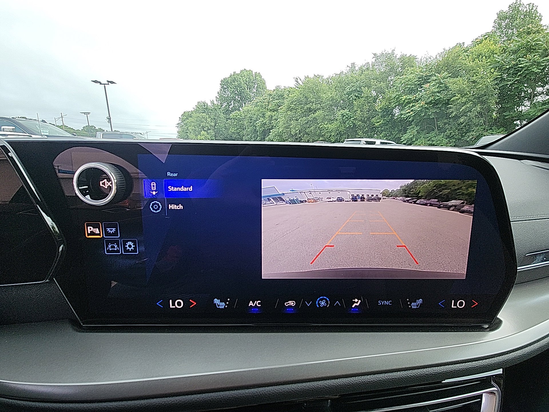 New 2025 Chevrolet Traverse LT w/ LPO, Cargo Package image 22