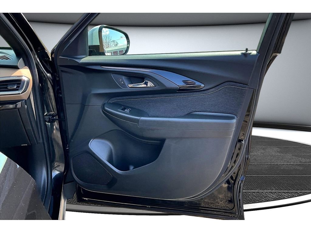 Used 2021 Chevrolet TrailBlazer ACTIV w/ Convenience Package FWD image 24