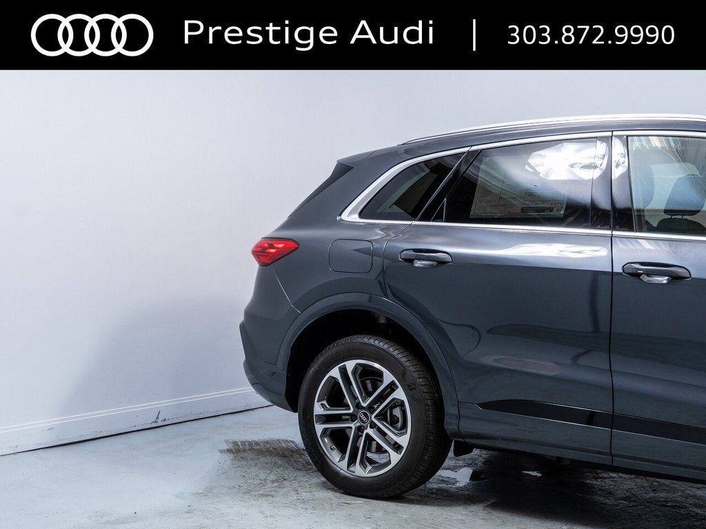 Used 2025 Audi Q5 Premium w/ Convenience Package image 11