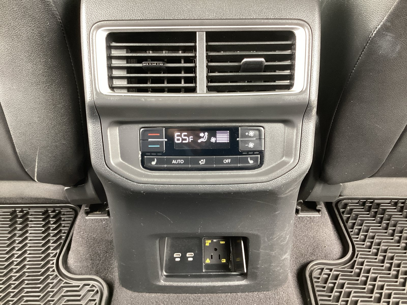 Used 2024 Volkswagen Atlas SEL Premium R-Line AWD/4WD image 31