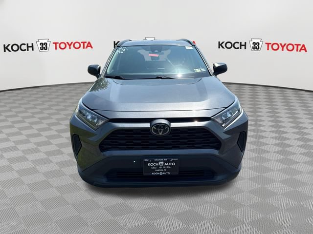 Used 2021 Toyota RAV4 LE AWD/4WD image 2
