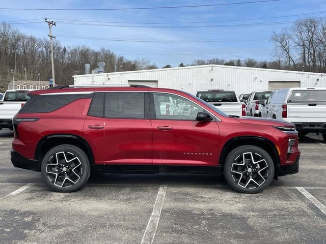 New 2026 Chevrolet Traverse High Country w/ LPO, Floor Liner Package AWD/4WD image 2