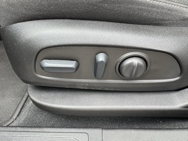 Used 2022 GMC Acadia SLE w/ Driver Convenience Package image 19