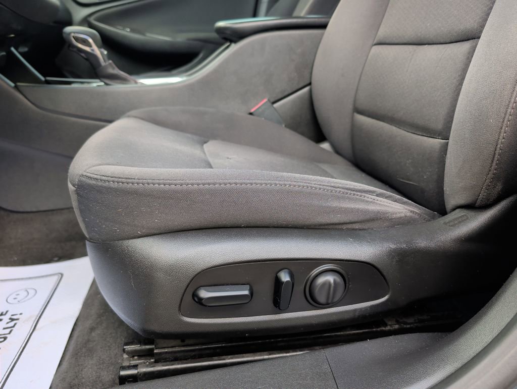 Used 2021 Chevrolet Malibu RS image 9