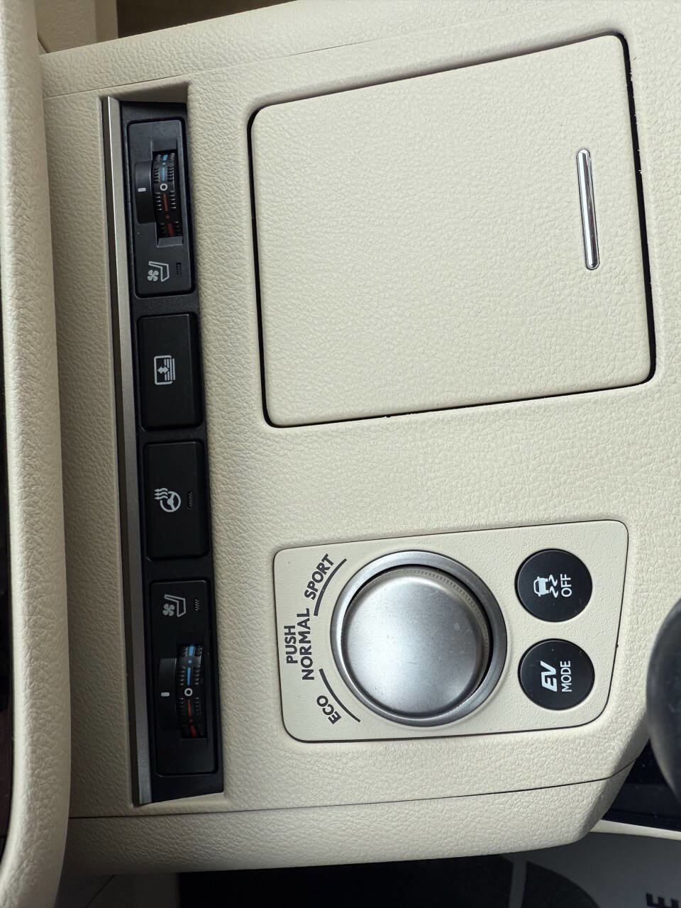 Used 2013 Lexus ES 300h Base 4dr Sedan image 20