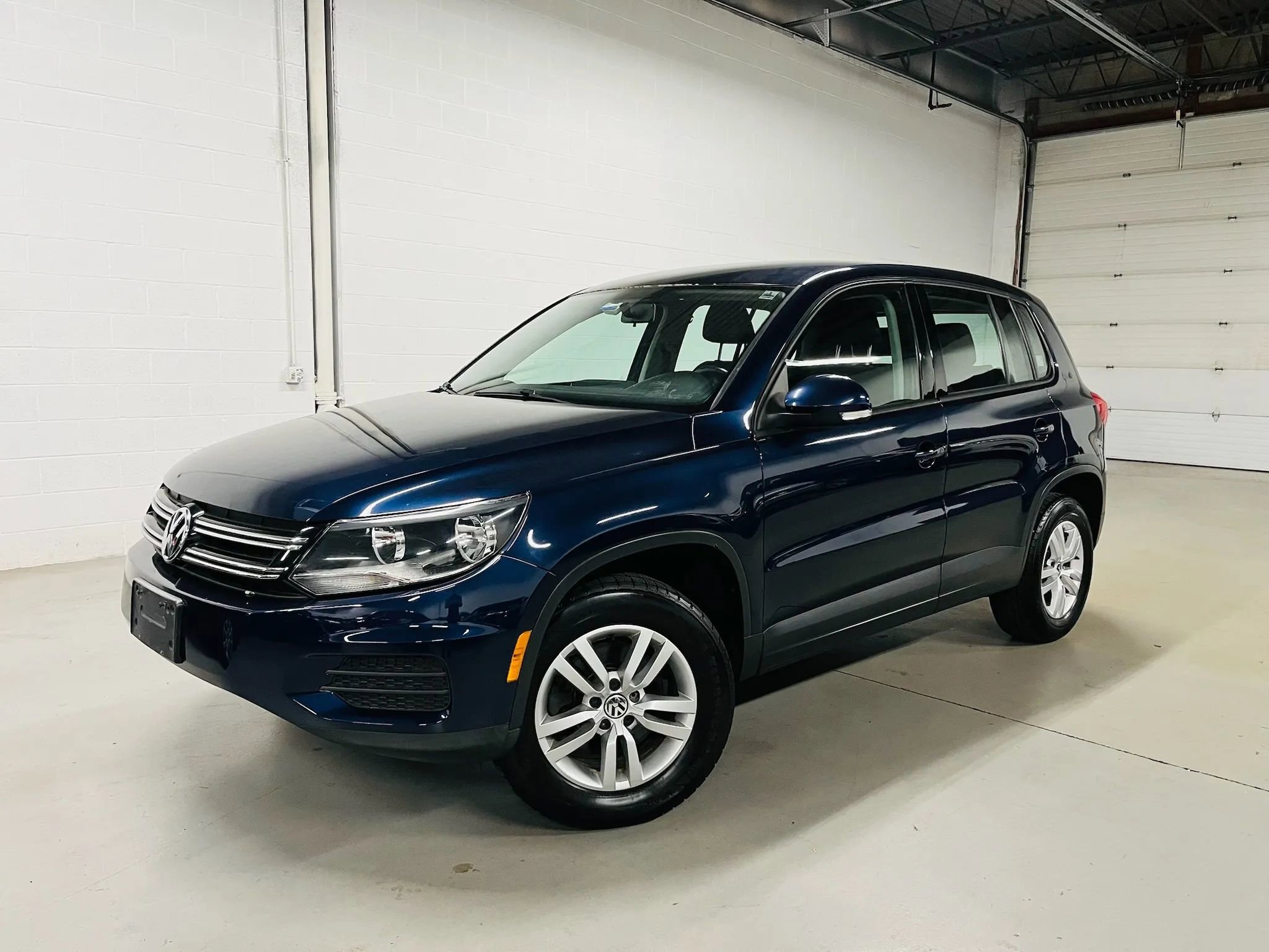 Used 2013 Volkswagen Tiguan S image 1
