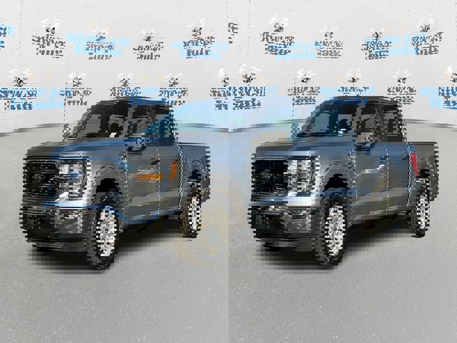 Used 2023 Ford F150 XLT image 2